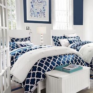 Pottery Barn Teen Navy and White Duvet